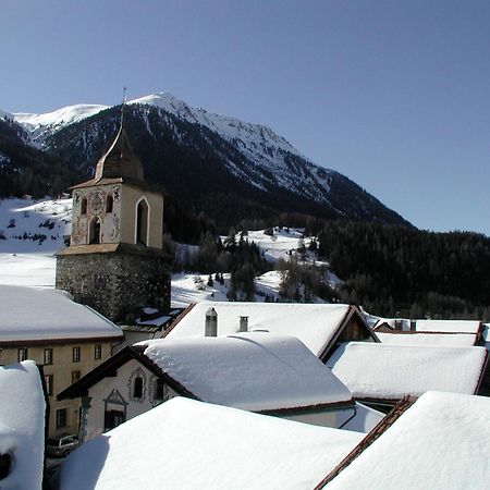 Hotel Weisses Kreuz Bergün Exterior foto