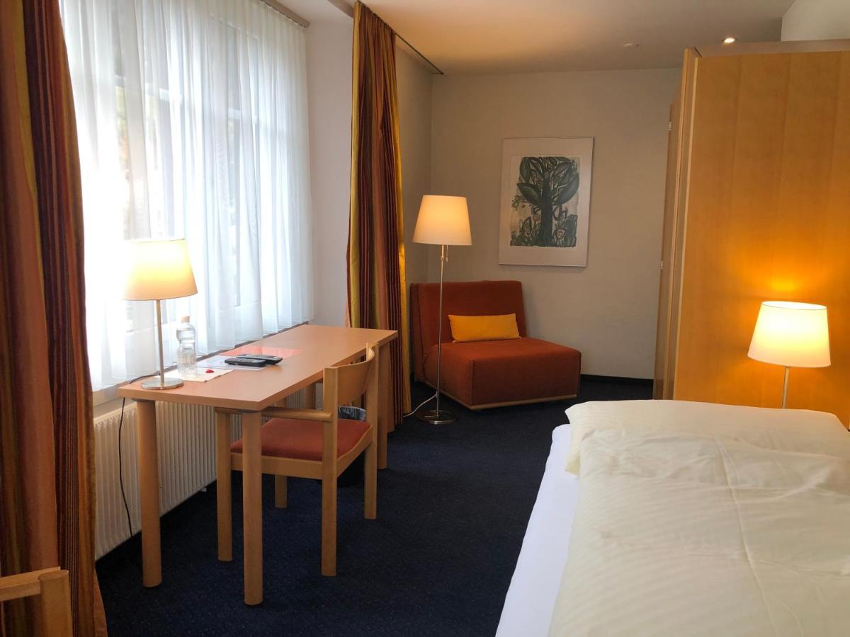 Hotel Weisses Kreuz Bergün Exterior foto